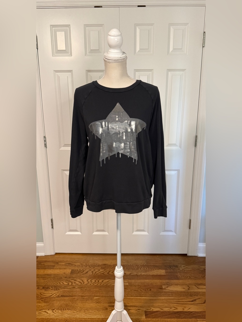Lauren Moshi Foil Dripping Star Pullover Sweatshirt Black Silver Metallic Sz S